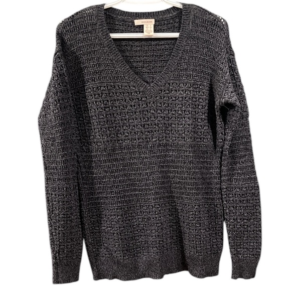 DKNY size small, gray knitted top. - Picture 1 of 3
